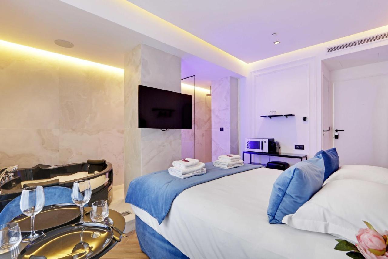 Private Suite With Jacuzzi - 2P - Rivoli 巴黎 外观 照片